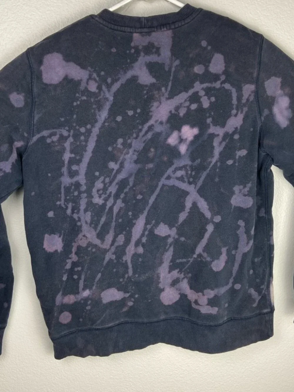 Nike Distressed Bleached Pullover Sweatshirt size Large